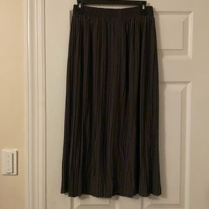 WOMENS charcoal gray pleated skirt size Large elastic waist